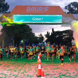 Race photo from BAUR RUN 2025