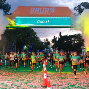 Race photo from BAUR RUN 2025