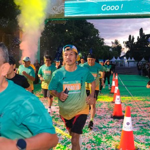 Race photo from BAUR RUN 2025