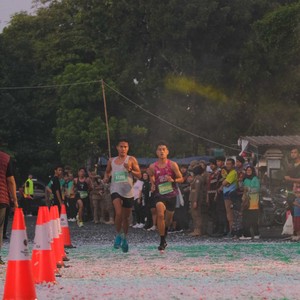Race photo from BAUR RUN 2025