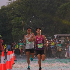 Race photo from BAUR RUN 2025