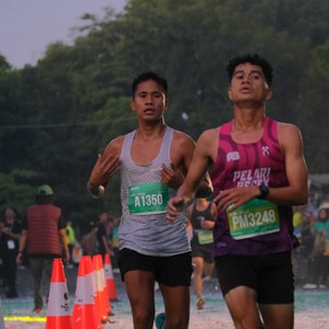 Race photo from BAUR RUN 2025