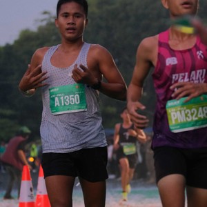 Race photo from BAUR RUN 2025