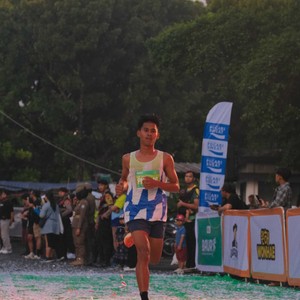 Race photo from BAUR RUN 2025
