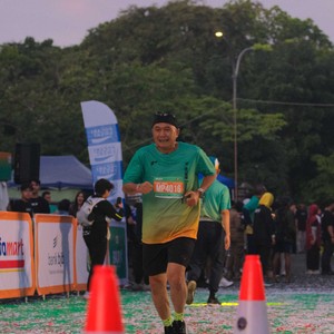 Race photo from BAUR RUN 2025