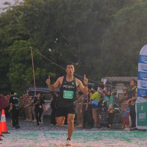 Race photo from BAUR RUN 2025