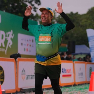 Race photo from BAUR RUN 2025