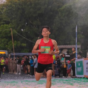 Race photo from BAUR RUN 2025