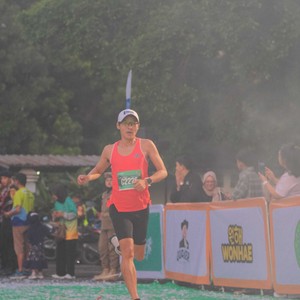 Race photo from BAUR RUN 2025