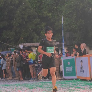 Race photo from BAUR RUN 2025