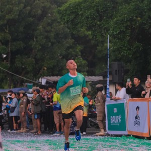 Race photo from BAUR RUN 2025