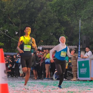 Race photo from BAUR RUN 2025