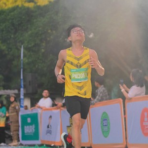 Race photo from BAUR RUN 2025
