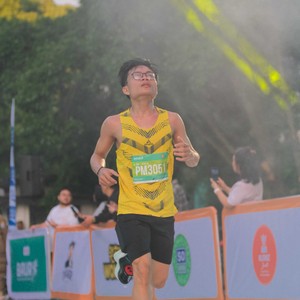 Race photo from BAUR RUN 2025