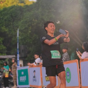 Race photo from BAUR RUN 2025