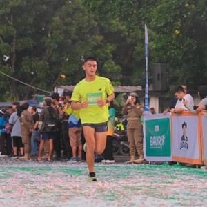 Race photo from BAUR RUN 2025