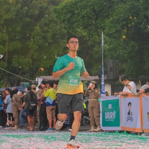 Race photo from BAUR RUN 2025