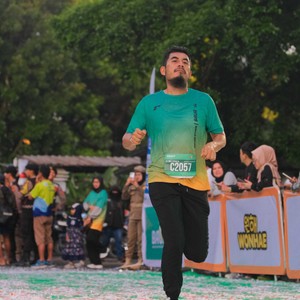 Race photo from BAUR RUN 2025