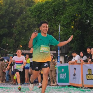 Race photo from BAUR RUN 2025