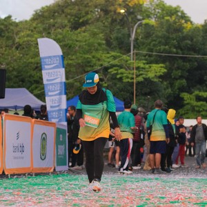 Race photo from BAUR RUN 2025