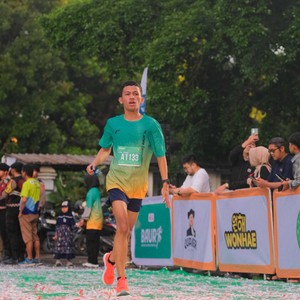 Race photo from BAUR RUN 2025