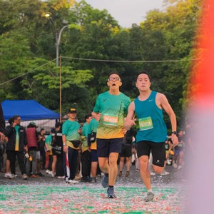 Race photo from BAUR RUN 2025