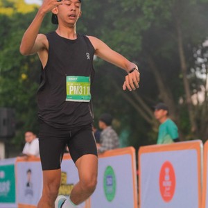Race photo from BAUR RUN 2025