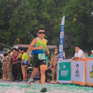 Race photo from BAUR RUN 2025