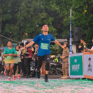 Race photo from BAUR RUN 2025