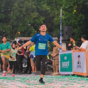 Race photo from BAUR RUN 2025