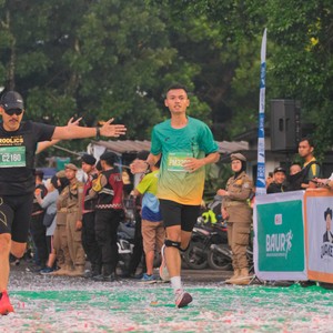 Race photo from BAUR RUN 2025