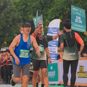Race photo from BAUR RUN 2025