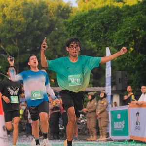 Race photo from BAUR RUN 2025