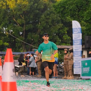 Race photo from BAUR RUN 2025
