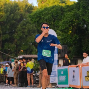 Race photo from BAUR RUN 2025