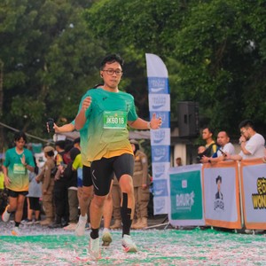 Race photo from BAUR RUN 2025