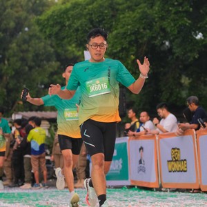Race photo from BAUR RUN 2025