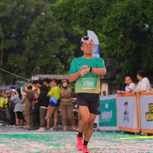 Race photo from BAUR RUN 2025