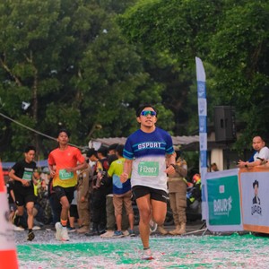 Race photo from BAUR RUN 2025