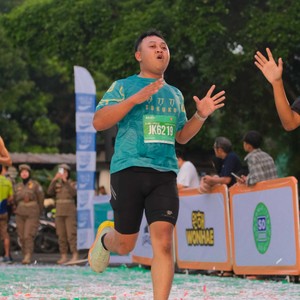 Race photo from BAUR RUN 2025