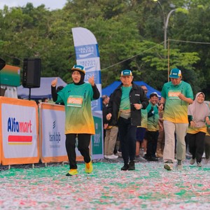 Race photo from BAUR RUN 2025