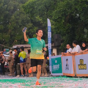 Race photo from BAUR RUN 2025