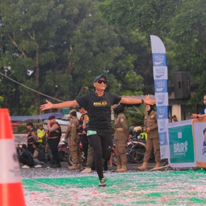 Race photo from BAUR RUN 2025