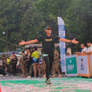 Race photo from BAUR RUN 2025