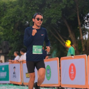 Race photo from BAUR RUN 2025