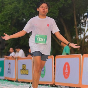 Race photo from BAUR RUN 2025