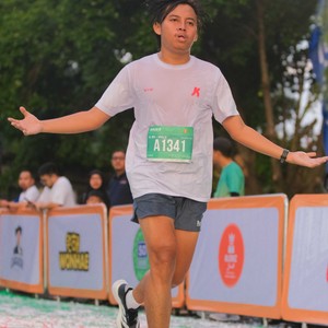 Race photo from BAUR RUN 2025