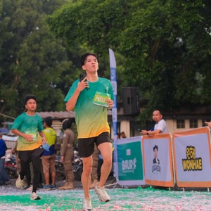 Race photo from BAUR RUN 2025