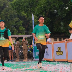Race photo from BAUR RUN 2025