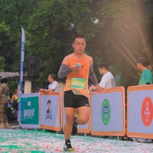 Race photo from BAUR RUN 2025